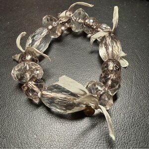 J Crew Beaded Stretch Clear Faceted Acrylic Multi Size Beads & Bows Bracelet